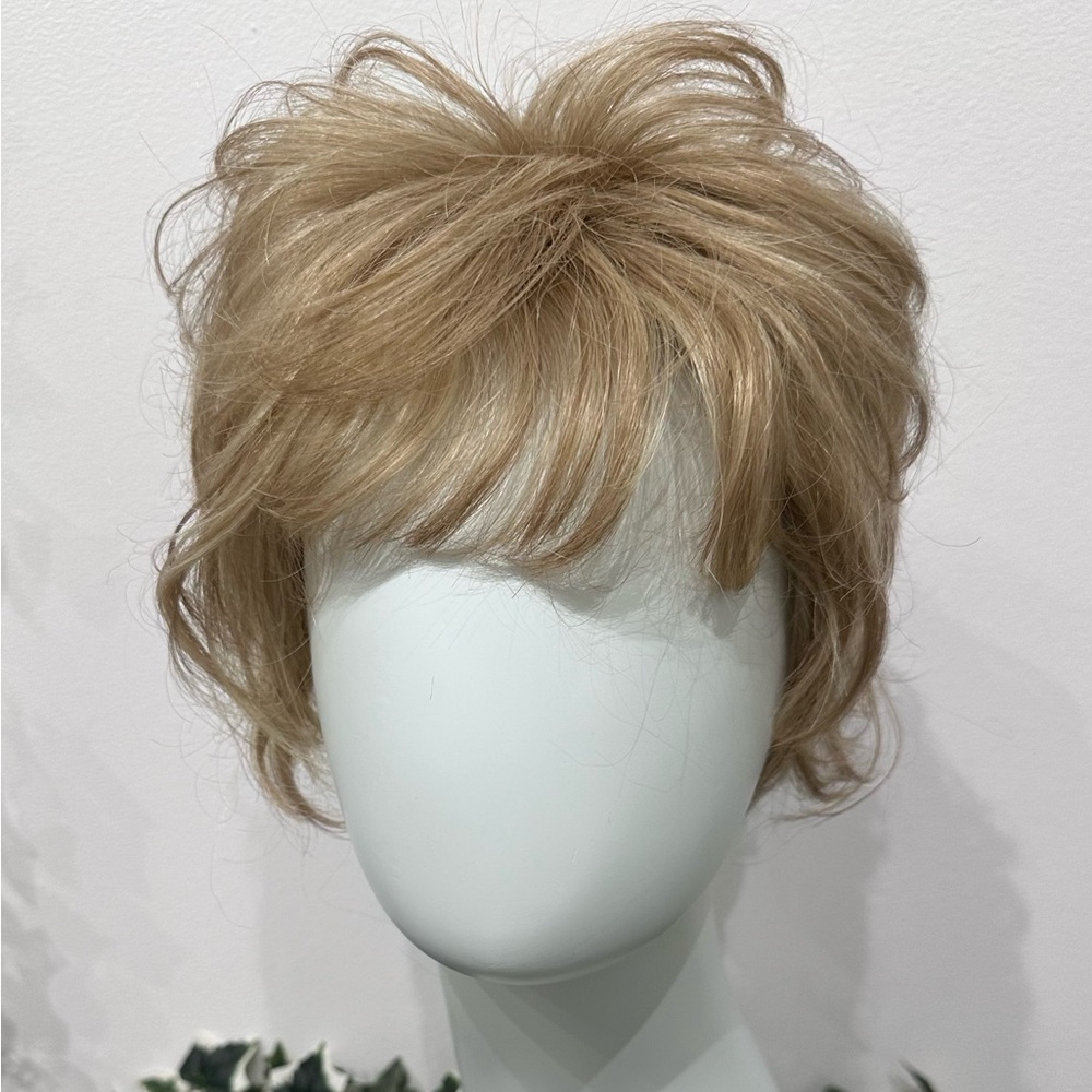 Raquel Welch Wig
